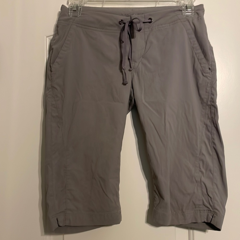 Columbia women’s Anytime Outdoor long shorts. Size 2. Gray.